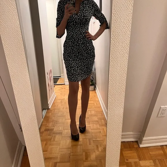 Dress - Picture 4 of 11